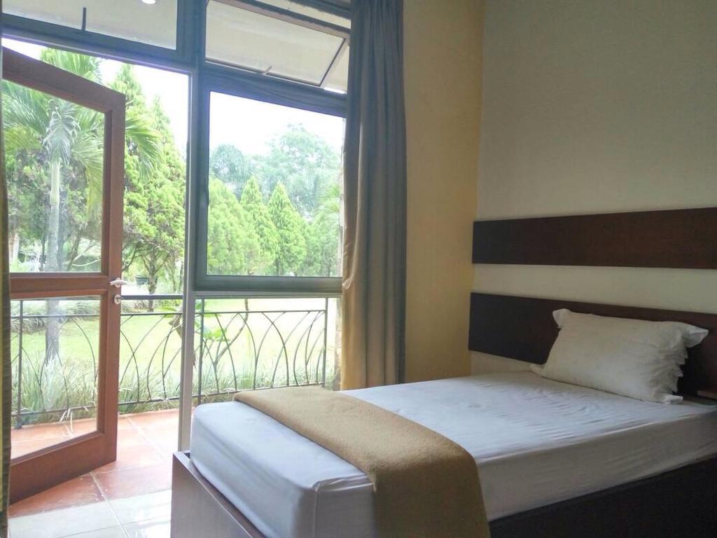 Le Villa Bougenville Bogor Bagian luar foto